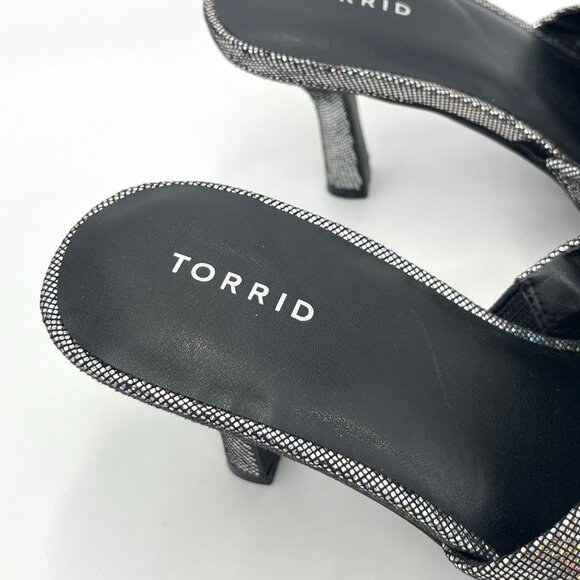Torrid Gray Holographic Print Kitten Heel - Size 8W - Picture 4 of 10